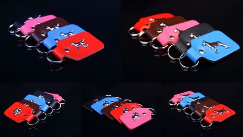 Schlüsselanhänger Leder mit Hunde-Applikationen, 8x4 cm